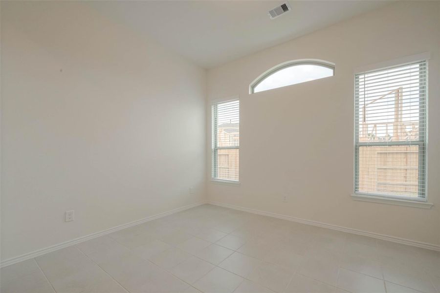 Spacious, unfurnished interior of a new home in Mandola Farms , Richmond (Image 25).