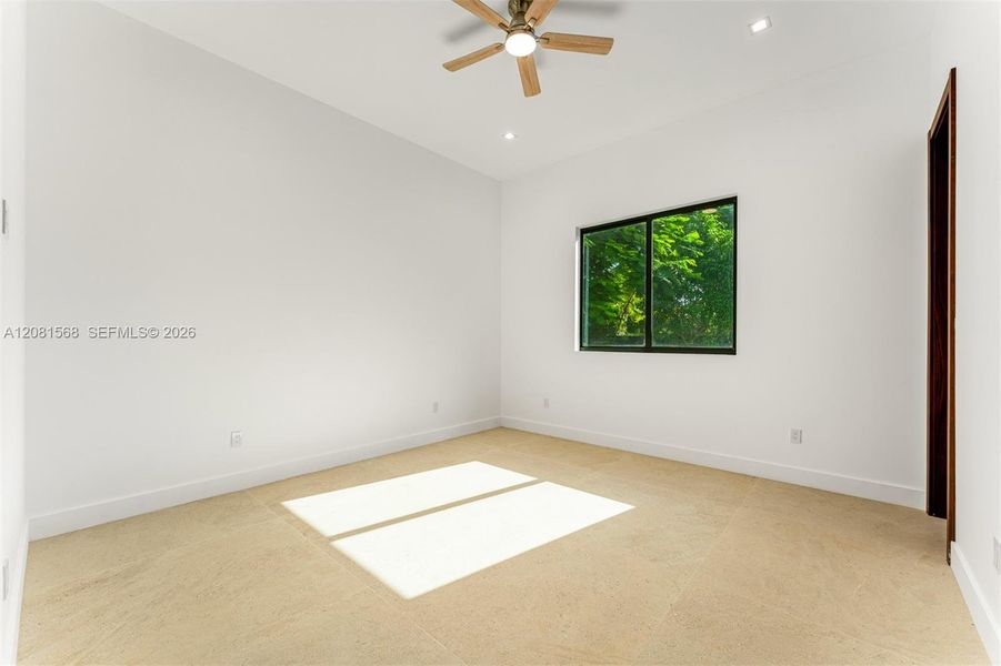 Spacious, unfurnished interior of a new home in , Miami (Image 21).