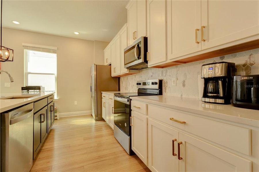 Furnished interior view inside a new home in , Winter Garden (Image 16).