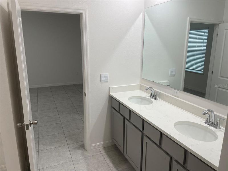 Furnished interior view inside a new home in Royal Highlands, Weeki Wachee (Image 13).