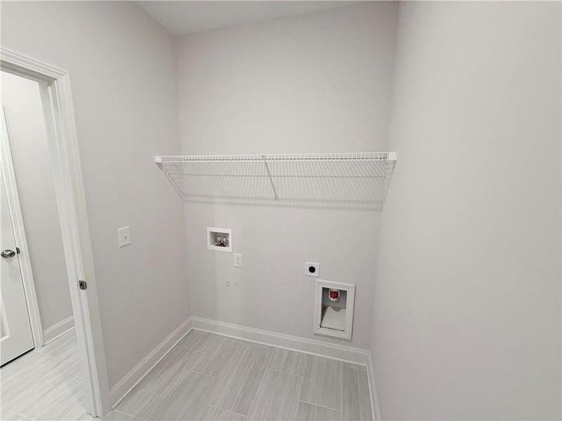 Spacious, unfurnished interior of a new home in , Dawsonville (Image 12).