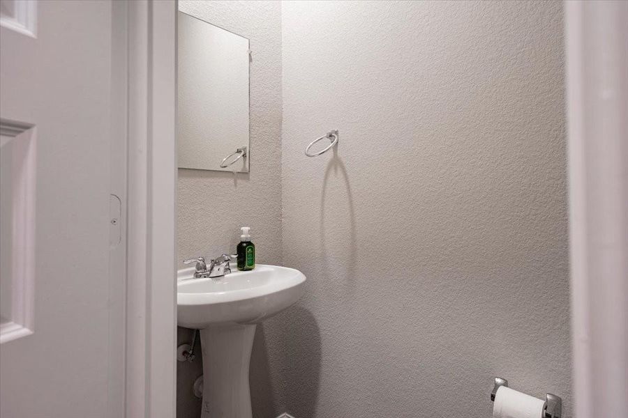 Furnished interior view inside a new home in River's Edge, Conroe (Image 9). Furnished interior view inside a new home in River's Edge, Conroe (Image 9).