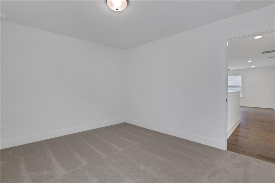 Spacious, unfurnished interior of a new home in Twin Lakes, Hoschton (Image 49). Spacious, unfurnished interior of a new home in Twin Lakes, Hoschton (Image 49).