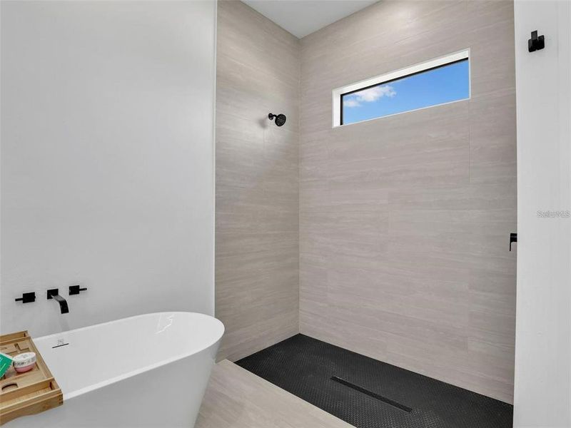 Furnished interior view inside a new home in , Cape Coral (Image 16).