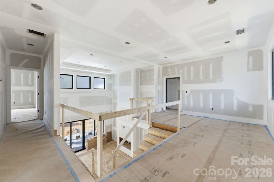 Second level open to below