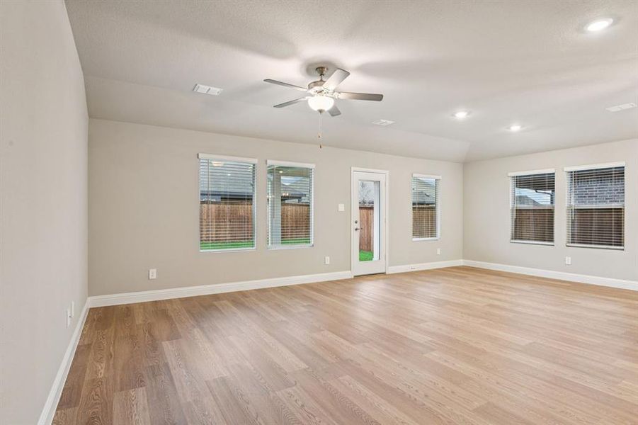 Spacious, unfurnished interior of a new home in Lakehaven - Signature Series, Farmersville (Image 22).