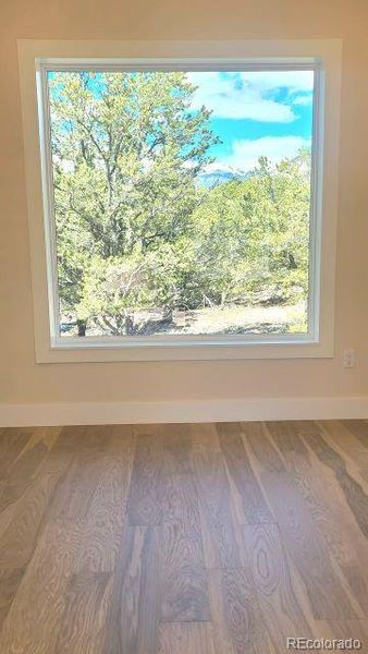 Spacious, unfurnished interior of a new home in , Crestone (Image 23).