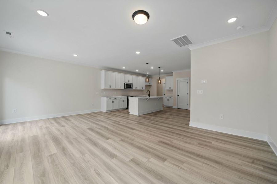 Image 27 of a home in Harbor Crossing.