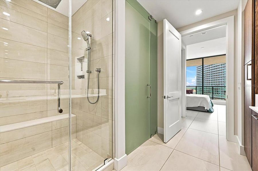 Furnished interior view inside a new home in , St. Petersburg (Image 20).