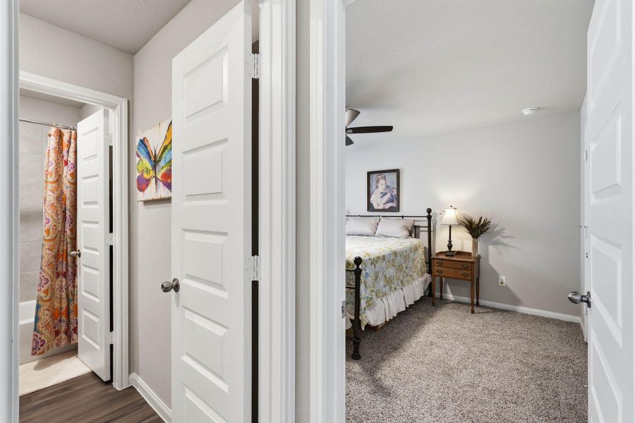 Furnished interior view inside a new home in Hunter's Creek, Huntsville (Image 19).