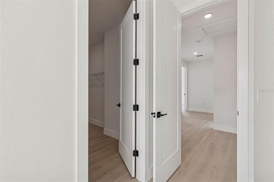 Spacious, unfurnished interior of a new home in , Tampa (Image 78).