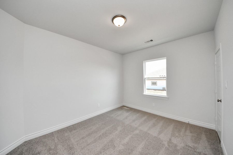 Spacious, unfurnished interior of a new home in Lexington Heights, Willis (Image 33).