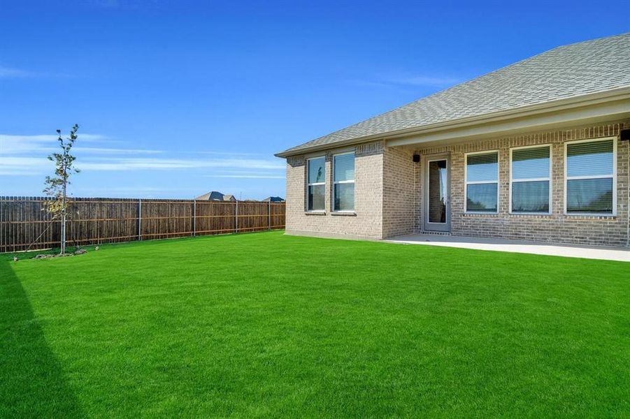 Exterior details and patio area of a home in Ten Mile Creek Estates, DeSoto (Image 4). Exterior details and patio area of a home in Ten Mile Creek Estates, DeSoto (Image 4).