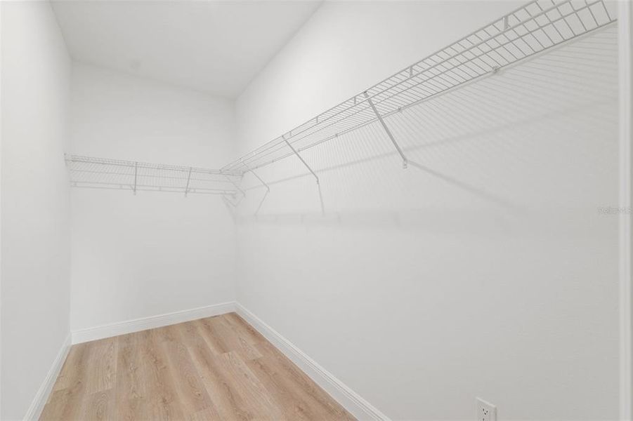 Spacious, unfurnished interior of a new home in , Ocala (Image 30).