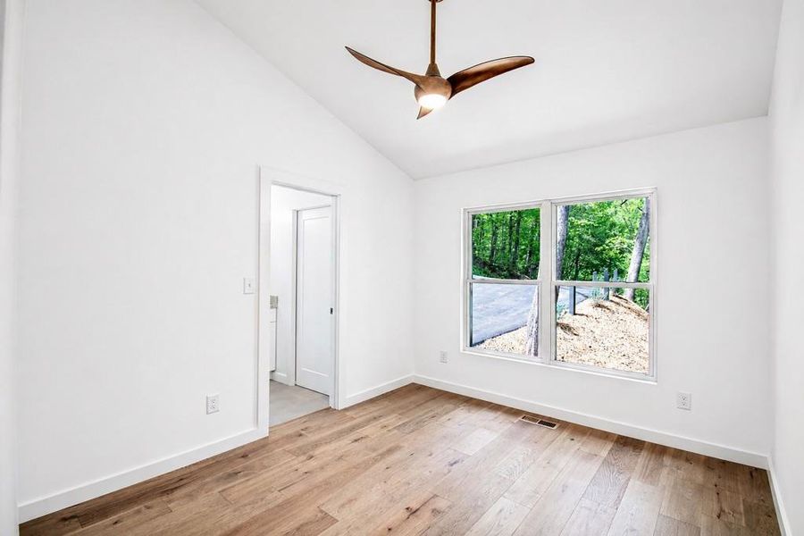 Spacious, unfurnished interior of a new home in , Blue Ridge (Image 41).