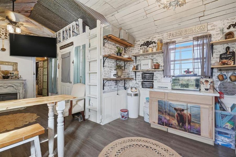 Community amenities in , Merkel (Image 30).