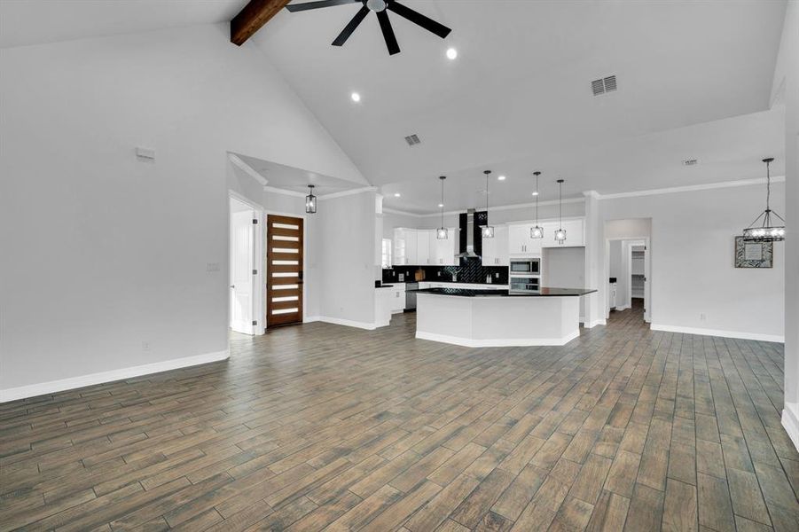 Spacious, unfurnished interior of a new home in , Waxahachie (Image 17).