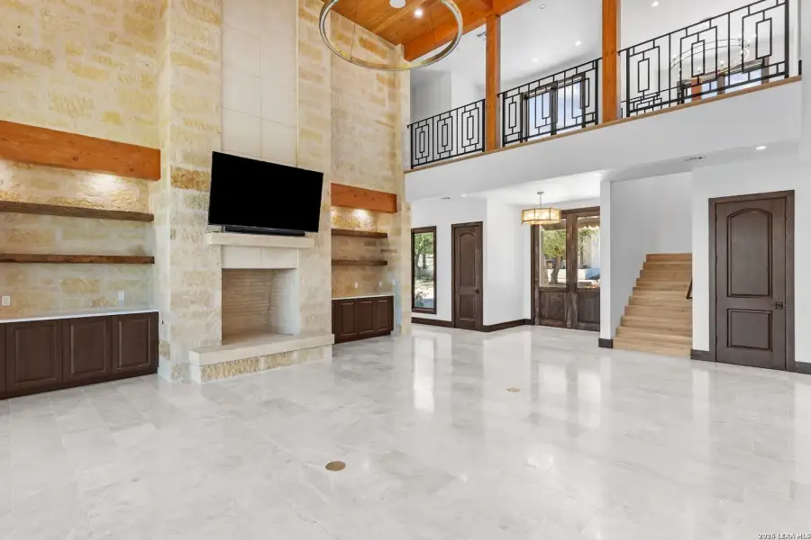 Spacious, unfurnished interior of a new home in , Fredericksburg (Image 26).
