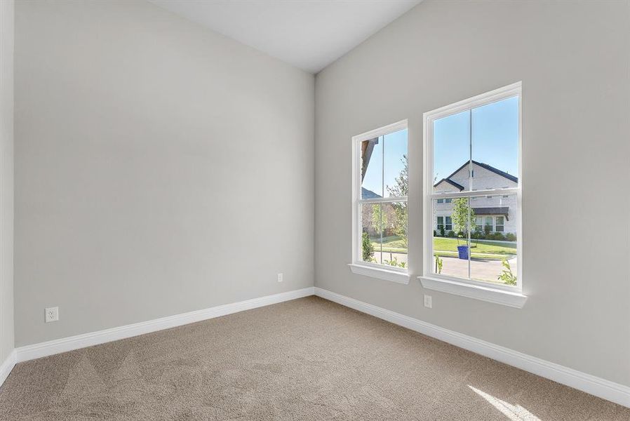 Spacious, unfurnished interior of a new home in Oaks Preserve, Mansfield (Image 11).