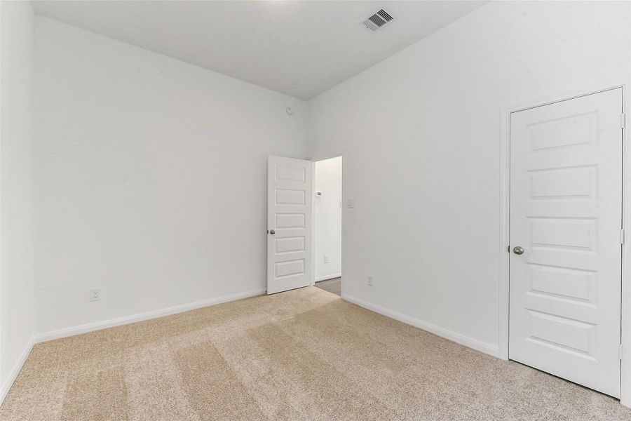 Spacious, unfurnished interior of a new home in River Ranch Meadows, Dayton (Image 30).