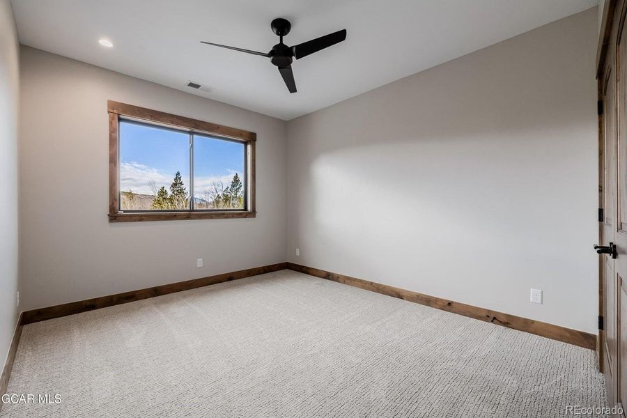 Spacious, unfurnished interior of a new home in , Granby (Image 41).