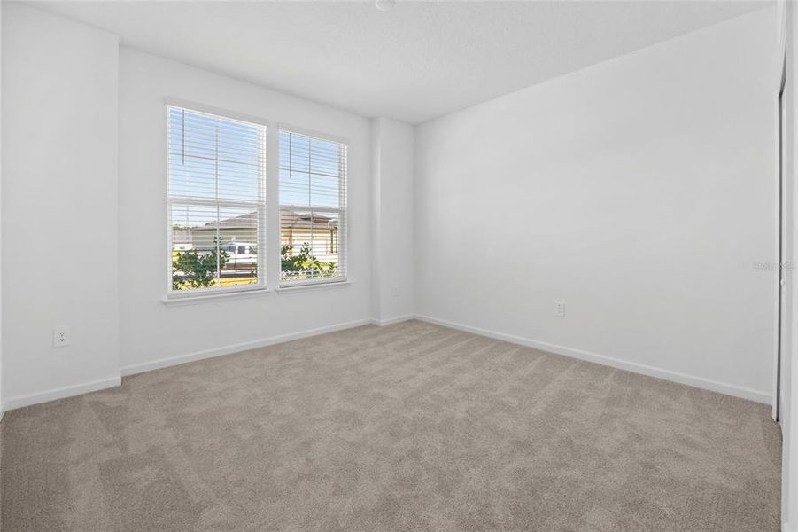 Spacious, unfurnished interior of a new home in , Dunnellon (Image 10).