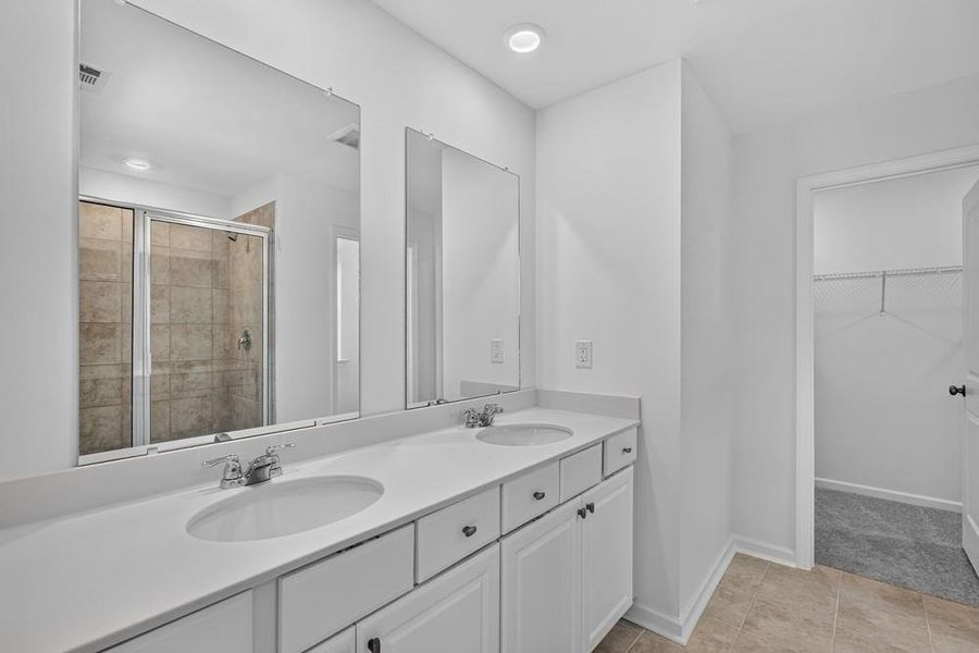 Furnished interior view inside a new home in Rosewood Farm, Lawrenceville (Image 21).