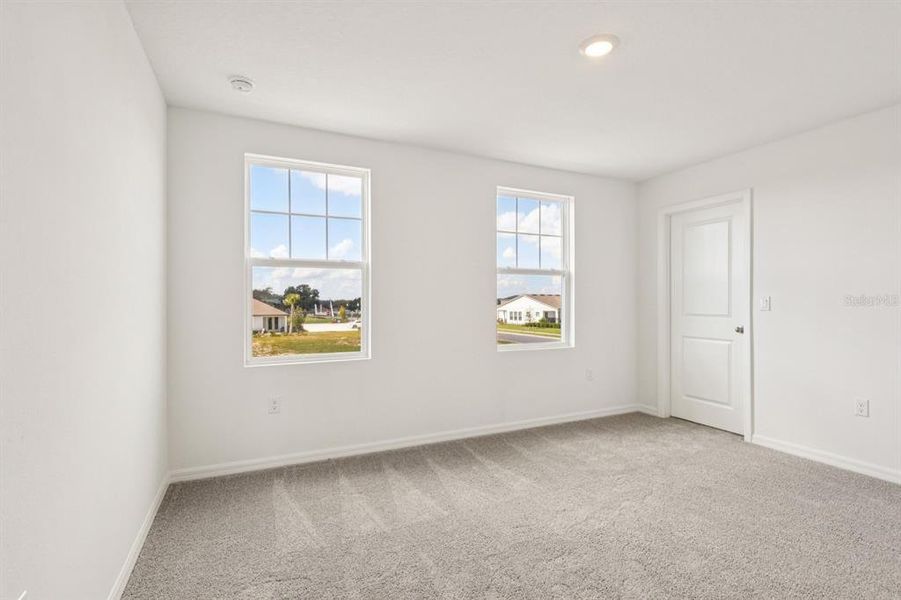 Spacious, unfurnished interior of a new home in Trailside, Mount Dora (Image 34).