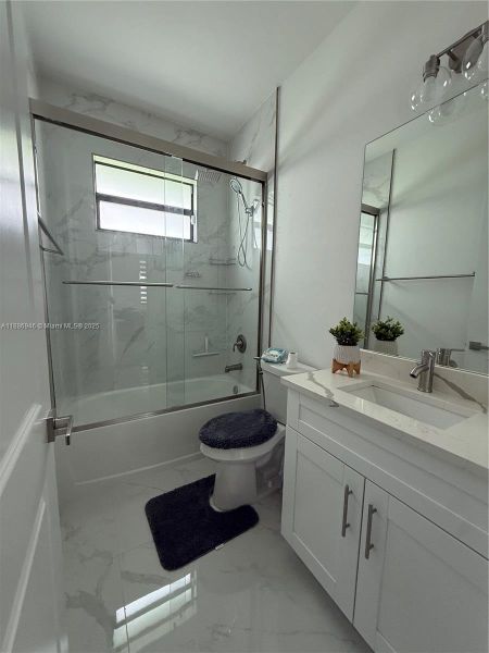 Furnished interior view inside a new home in , Lehigh Acres (Image 3).