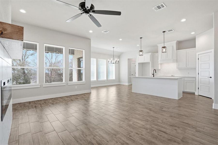 Spacious, unfurnished interior of a new home in Whispering Winds, Springtown (Image 20).