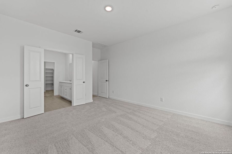 Spacious, unfurnished interior of a new home in Waterwheel: Coastline Collection, San Antonio (Image 18). Spacious, unfurnished interior of a new home in Waterwheel: Coastline Collection, San Antonio (Image 18).