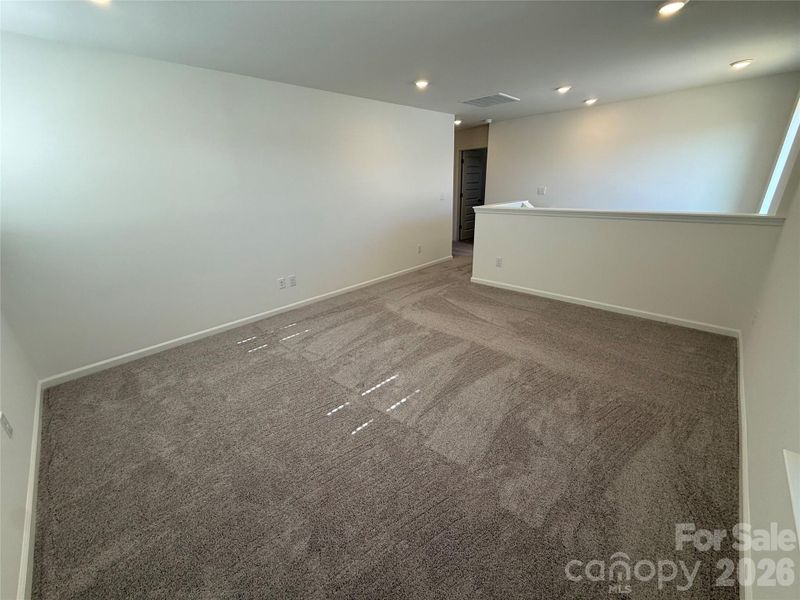 Spacious, unfurnished interior of a new home in Wellington Pointe Classic, Monroe (Image 14).