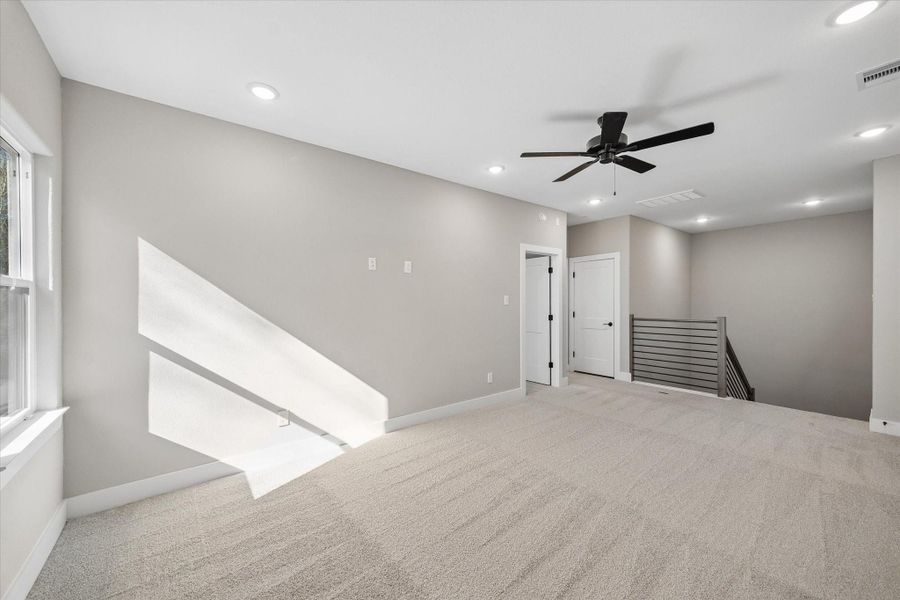 Spacious, unfurnished interior of a new home in , Huntsville (Image 32).