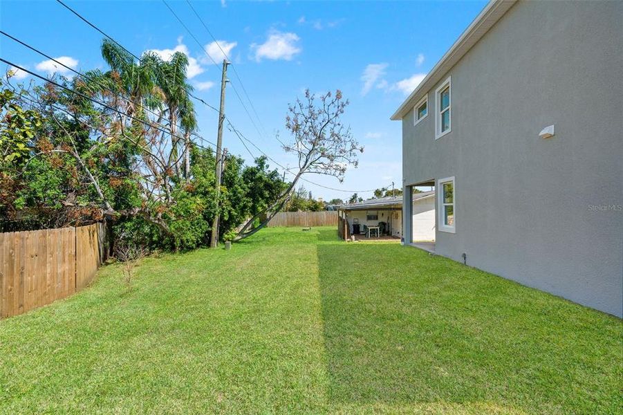 Exterior details and patio area of a home in , Holiday (Image 19).