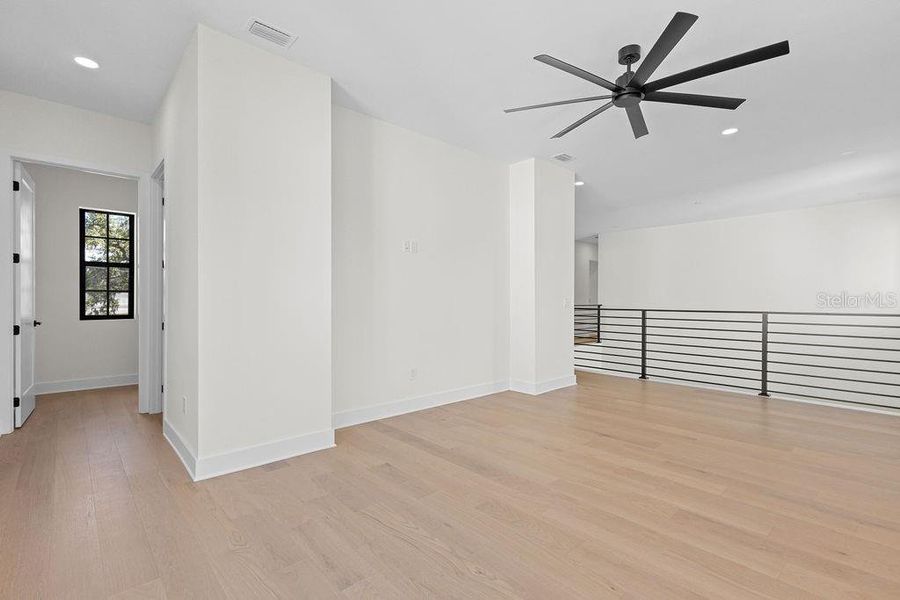Spacious, unfurnished interior of a new home in , Tampa (Image 14).