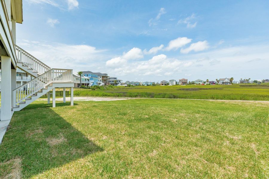 Exterior details and patio area of a home in , Galveston (Image 3).