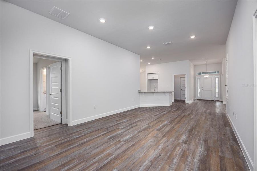 Spacious, unfurnished interior of a new home in , Newberry (Image 24).