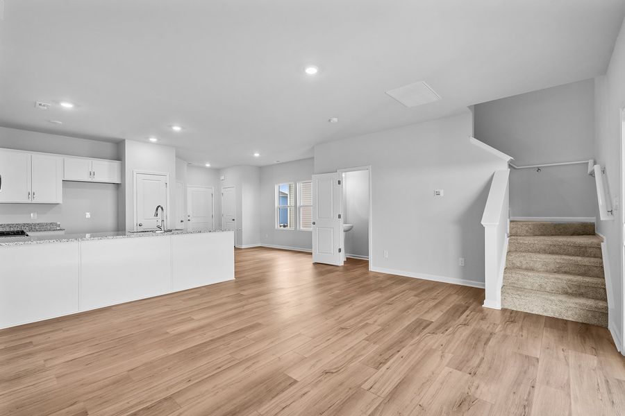 Spacious, unfurnished interior of a new home in Hanes Lake, Winston-Salem (Image 21).