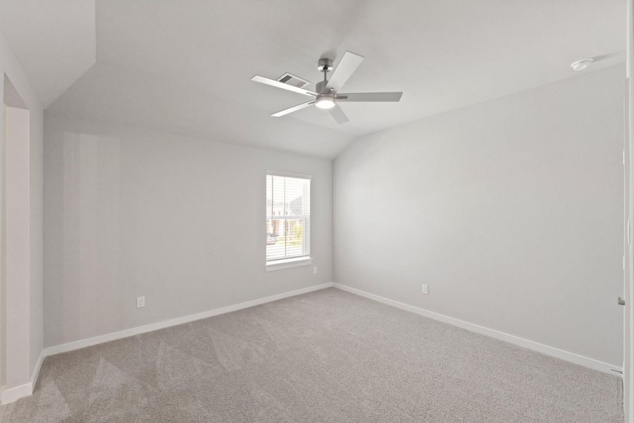 Spacious, unfurnished interior of a new home in Briarwood Crossing, Rosenberg (Image 30).