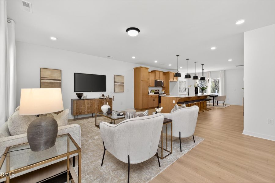 LRY 2483 Devin 2098 EC3 IO (12) LRY 2483 Devin 2098 EC3 IO (12)