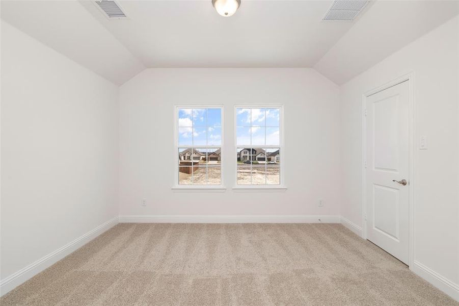 Spacious, unfurnished interior of a new home in Lake Breeze, Lavon (Image 22).