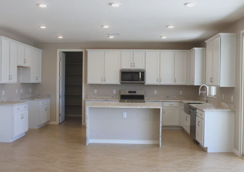 Furnished interior view inside a new home in Las Barrancas, Yuma (Image 5).