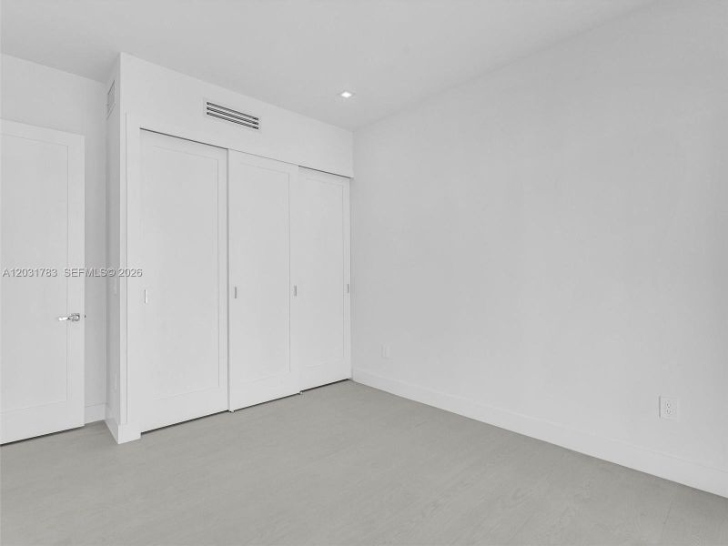 Spacious, unfurnished interior of a new home in , Dania Beach (Image 75).