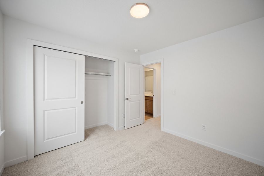 Spacious, unfurnished interior of a new home in The Commons at Victory Ridge, Colorado Springs (Image 36).