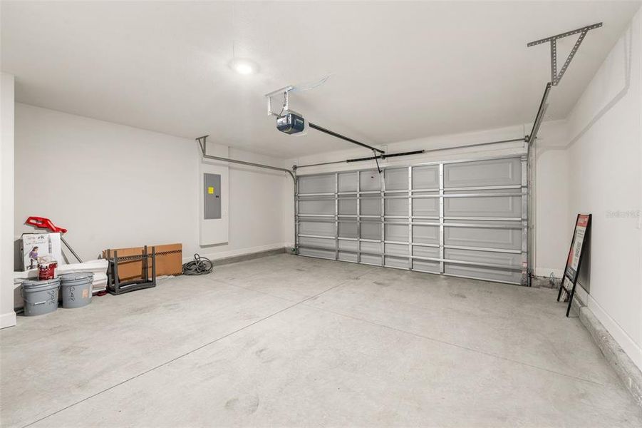 Spacious, unfurnished interior of a new home in Savannah Station, Alachua (Image 22). Spacious, unfurnished interior of a new home in Savannah Station, Alachua (Image 22).
