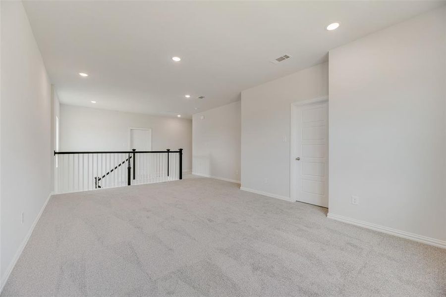 Spacious, unfurnished interior of a new home in Sutton Fields, Celina (Image 26).