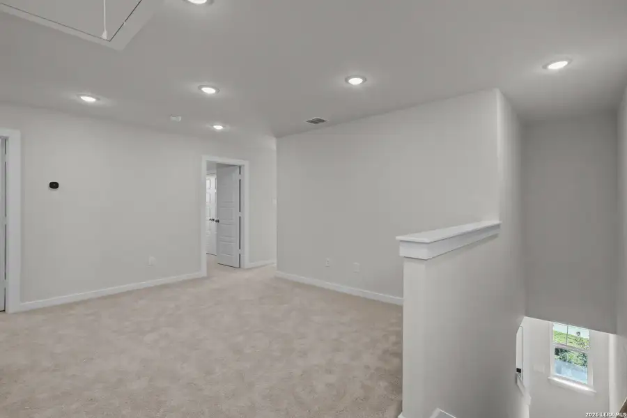 Spacious, unfurnished interior of a new home in Senna, Leon Valley (Image 20). Spacious, unfurnished interior of a new home in Senna, Leon Valley (Image 20).