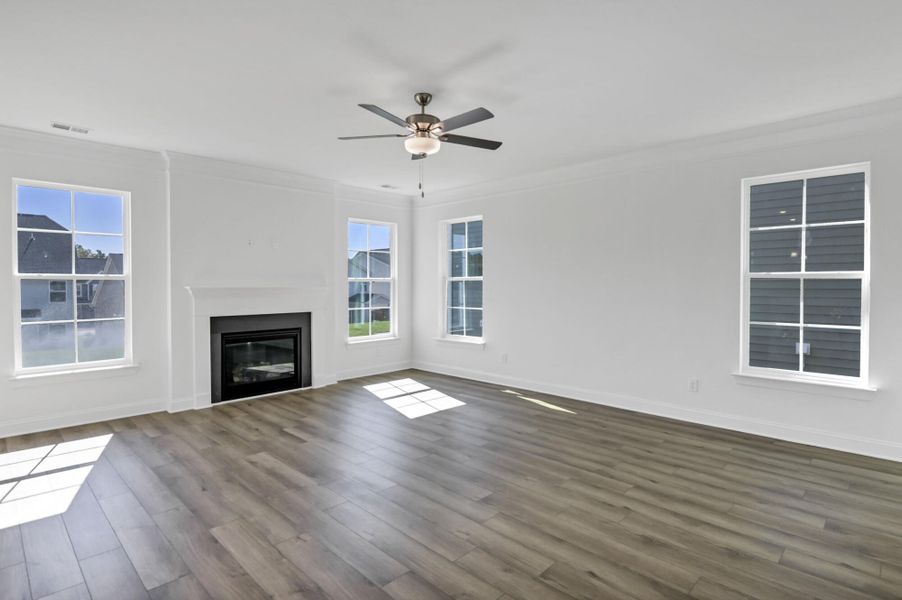 Spacious, unfurnished interior of a new home in Ashton Lakes, Lexington (Image 27).