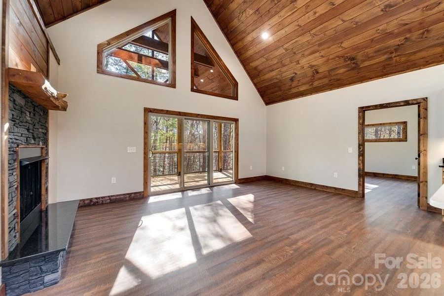 Spacious, unfurnished interior of a new home in , Murphy (Image 14).