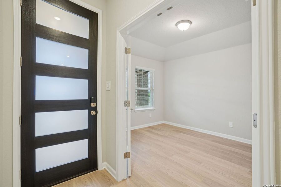 Spacious, unfurnished interior of a new home in Sagebrooke - Premier Series, San Antonio (Image 35).